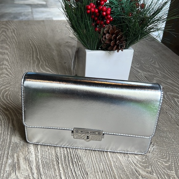 MICHAEL KORS SHINY SILVER CECE CLUTCH CHAIN INCLUDED!!!!! - Picture 14 of 17